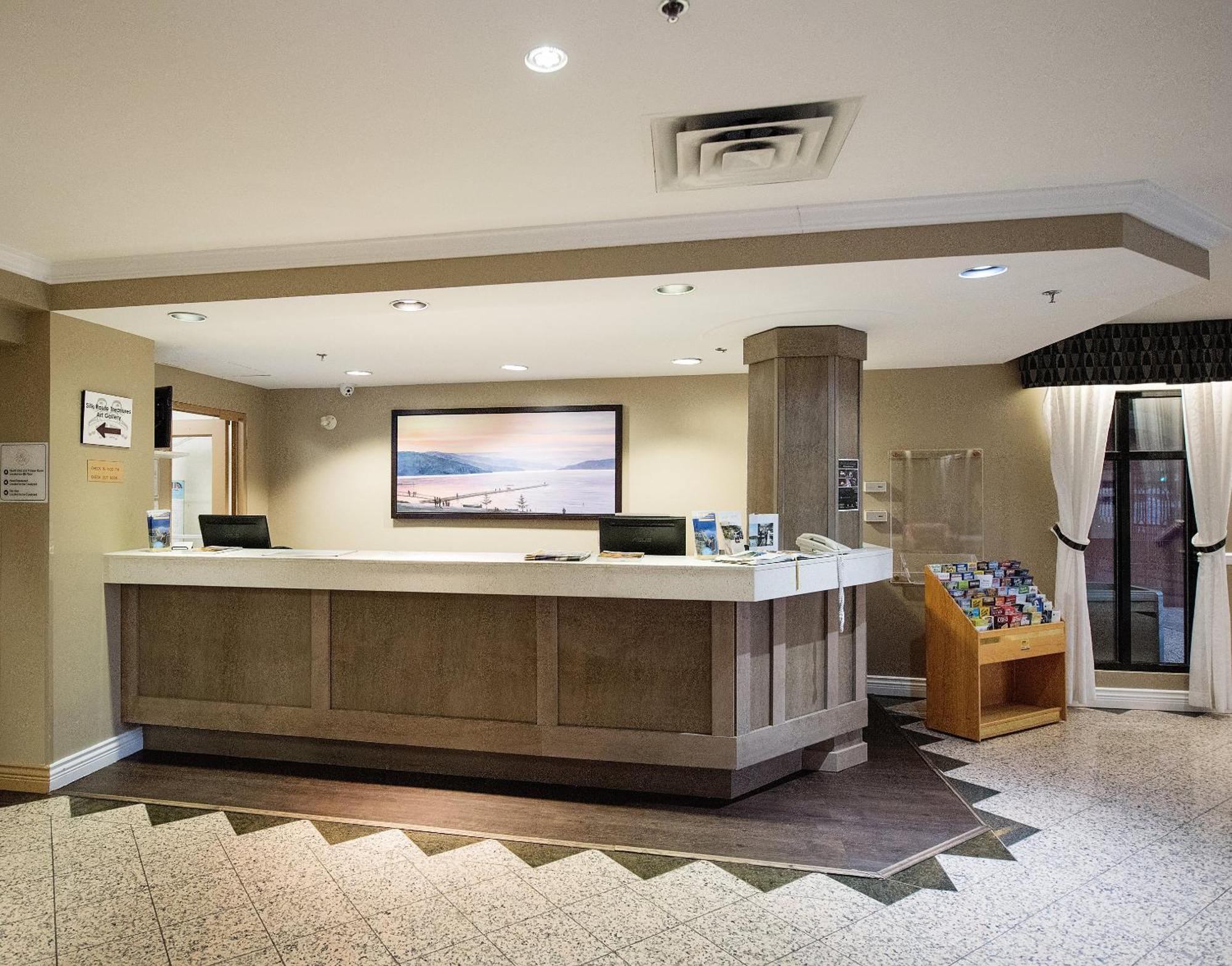 Hotel Harrison Lake 4*