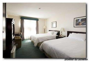 Hotel Harrison Lake Harrison Hot Springs